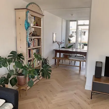 Exceptional Bright Double-floor House Bed and breakfast *