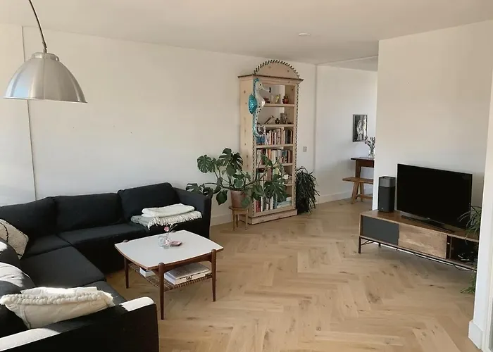 Exceptional Bright Double-floor House Bed and breakfast