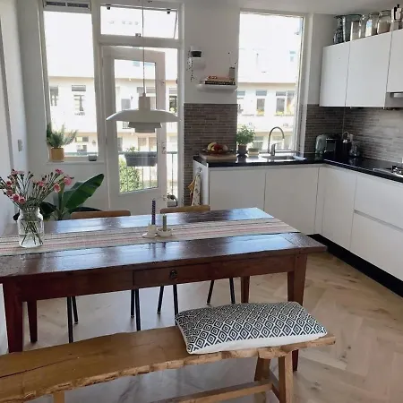 ベッド・アンド・ブレックファスト Exceptional Bright Double-floor House